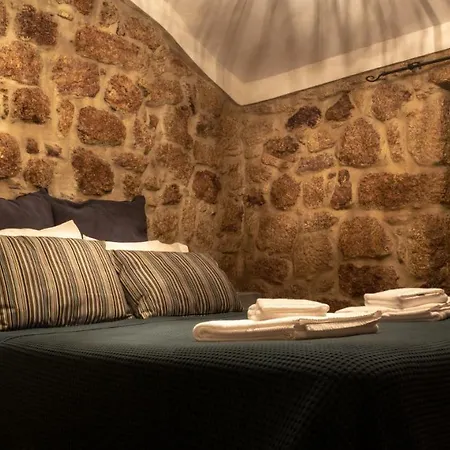 Casa Dos Poetas By Al Belmonte (Castelo Branco)